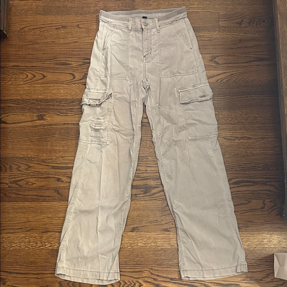 American Eagle Outfitters Wide-Leg Cargo Pants in Light Beige